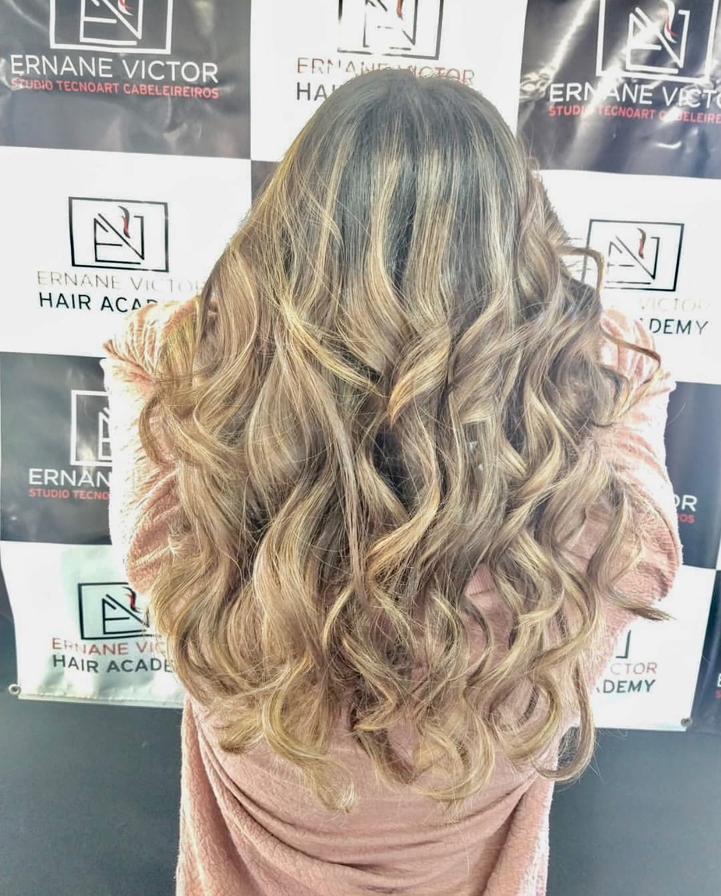 Curso de Mechas em Poços de Caldas – Designer de Mechas Método PPE